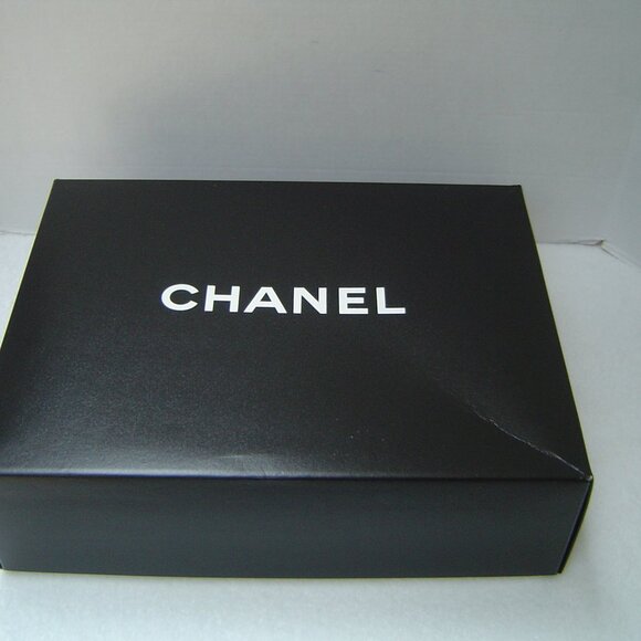 VINTAGE CHANEL BLACK LARGE GIFT BOX  GOOD USED CONDITION - Picture 8 of 10
